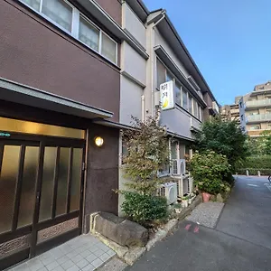 ** Hotel Meigetsu Japão
